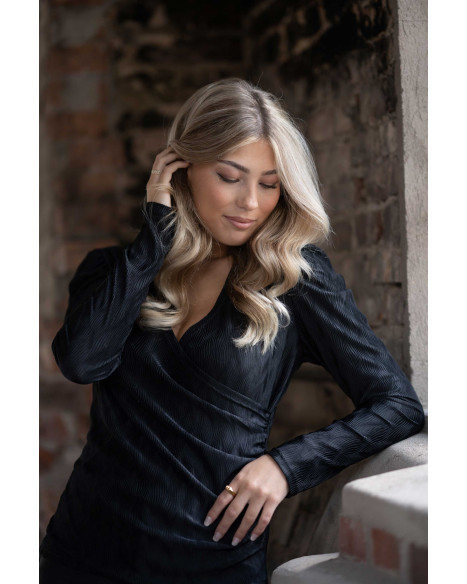 CAPRI COLLECTION WRAP TOP