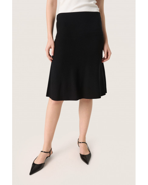 SOAKED IN LUXURY SLINDIANNA...