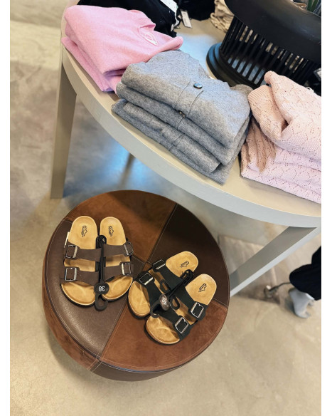 TUXER DAM CORK SLIPPER